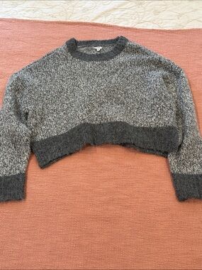 NWT Garage XL wm’s Two-Tone Gray Cropped Crewneck Sweater